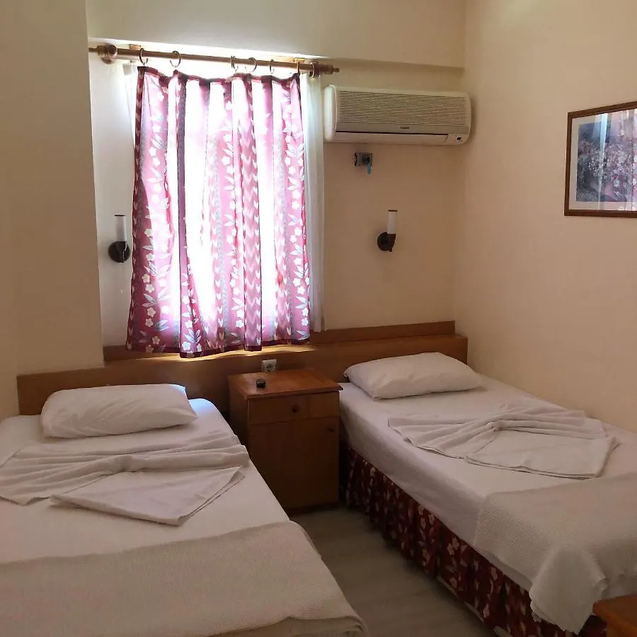 Uestuen Apart Marmaris 3*,