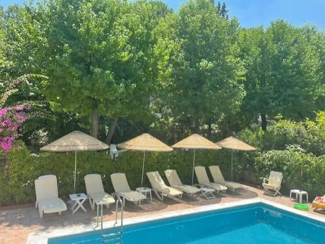 Uestuen Apart Marmaris 3*,